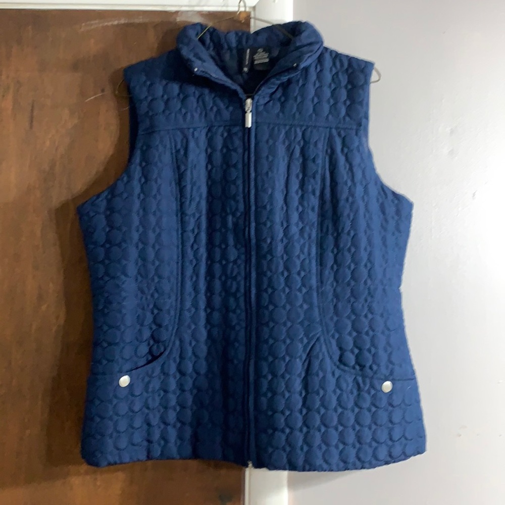 New directions vest size Large